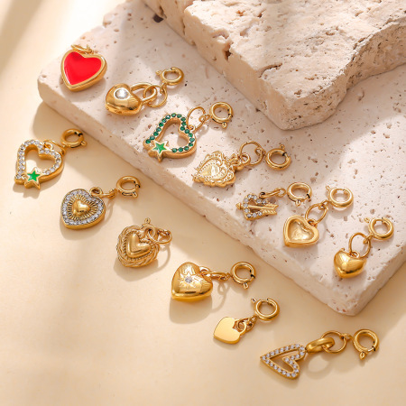 Pendentifs pour femmes en acier inoxydable doré, étanches, avec strass et motif cœur