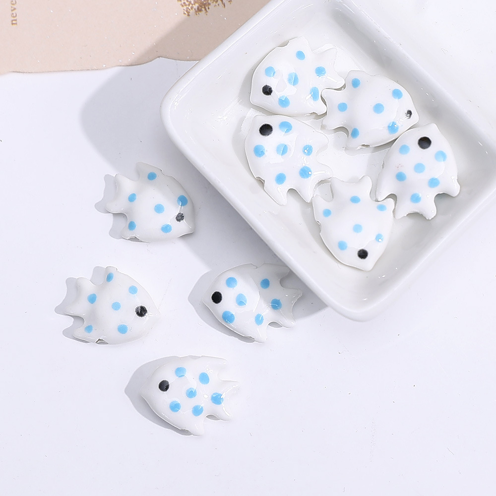 1 Perle De Bijou En Céramique Représentant Un Joli Poisson