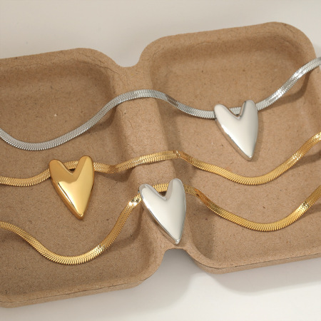 Colliers pendentifs pour femmes en forme de cœur simple, en acier inoxydable étanche, couleur or 2