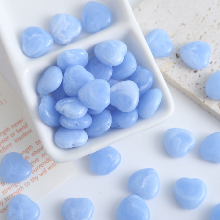 1 sachet de perles acryliques en forme de cœur à dégradé de couleurs (10 perles par sachet) 2