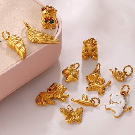 Pendentifs pour femmes Simple Series Daily Cut Animal en acier inoxydable étanche couleur or avec strass