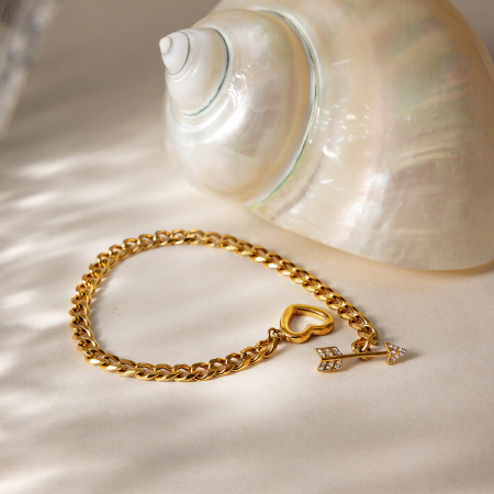 Bracelet chaîne pour femme en acier inoxydable doré, imperméable, en forme de cœur géométrique luxueux, orné de zircon et d'un motif en forme de cœur.