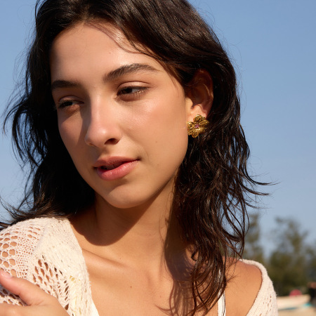 Boucles d'oreilles puces rétro à fleurs en acier inoxydable étanche couleur or avec zircon pour femmes 2