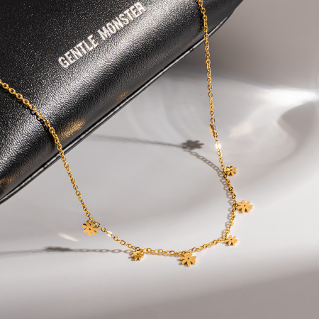 Colliers pendentifs pour femmes Simple Series Daily Flower en acier inoxydable étanche couleur or
