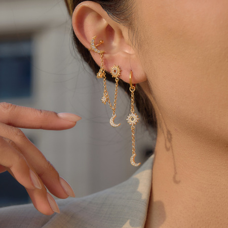 Boucles d'oreilles pendantes pour femme, en acier inoxydable, imperméables, couleur or, avec strass, motif étoile et lune.