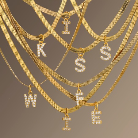 Colliers pendentifs femme décontractés en acier inoxydable, étanches, couleur or, avec zircon et lettre. 2