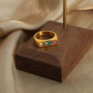 Bague Chevalière Simple En Acier Inoxydable Étanche Couleur Or Avec Zircon, En Forme De Cœur h5 Image2