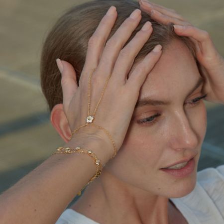 Chaîne de poignet élégante en acier inoxydable, étanche, couleur or, avec zircon.