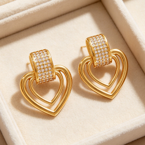 Boucles D'Oreilles Puces Pour Femme, Style Cœur, En Acier Inoxydable, Étanches, Couleur Or, Ornées De Strass. h5 Image3