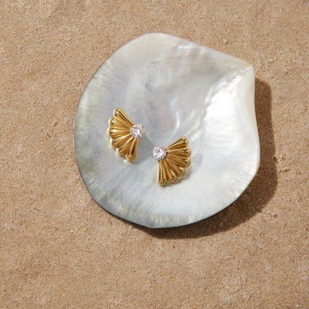 Boucles d'oreilles puces pour femmes en acier inoxydable, imperméables, couleur or, avec zircon et motif coquillage.