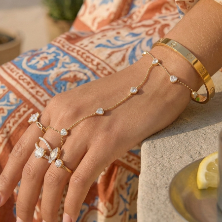 Chaîne de poignet élégante pour femme, en acier inoxydable étanche, couleur or, ornée d'un zircon et d'une élégante ellipse en forme de cœur.