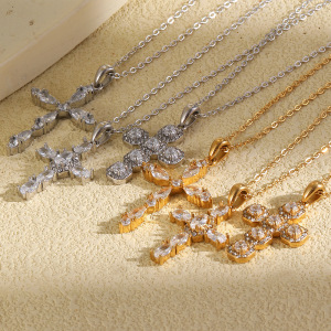 Colliers Pendentifs Croix En Acier Inoxydable Étanche Couleur Or Avec Zircon Pour Femmes h5 Image2