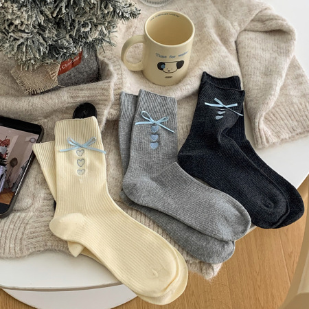 Chaussettes mi-mollet basiques à nœud en forme de cœur 2