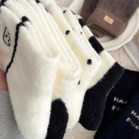 Chaussettes mi-mollet à rayures mignonnes et légèrement rebondissantes 2