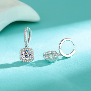Boucles D'Oreilles En Moissanite S925 Couleur Argent, Élégantes Et Rectangulaires, De La Collection Classique, Pour Femmes. h5 Image2