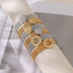 Bracelet Chaîne Femme Simple Series Retro Avec Lettre Cœur Et Cercle En Acier Titane Couleur Or Et Zircon h5 Image3