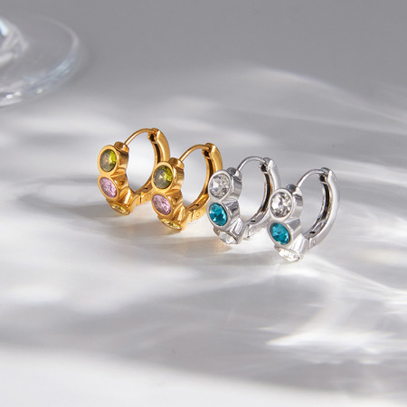 Boucles d'oreilles créoles simples en acier inoxydable, étanches, couleur or, avec zircon.