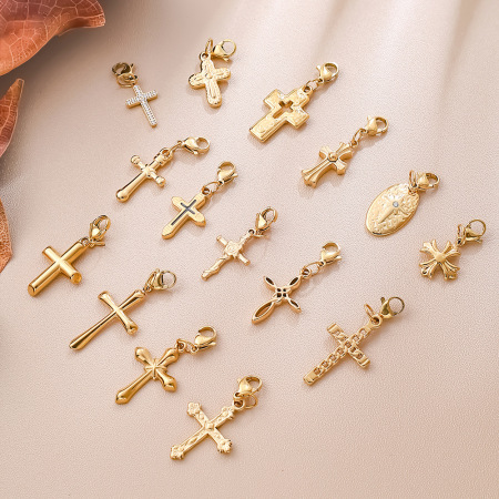 Pendentifs Daily Cross en acier inoxydable étanche couleur or avec strass