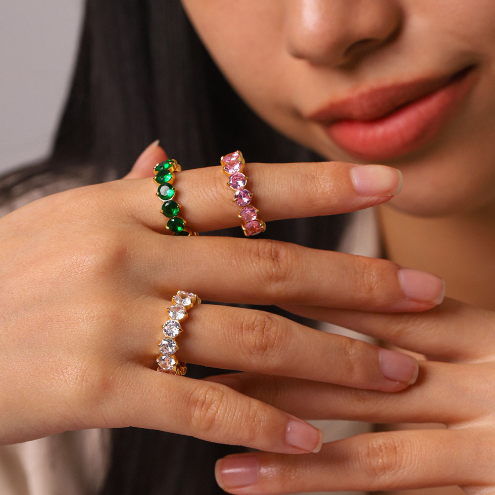 Bagues De Luxe Rondes Et Rectangulaires En Acier Inoxydable Étanche Couleur Or Avec Zircon Pour Femmes Image4