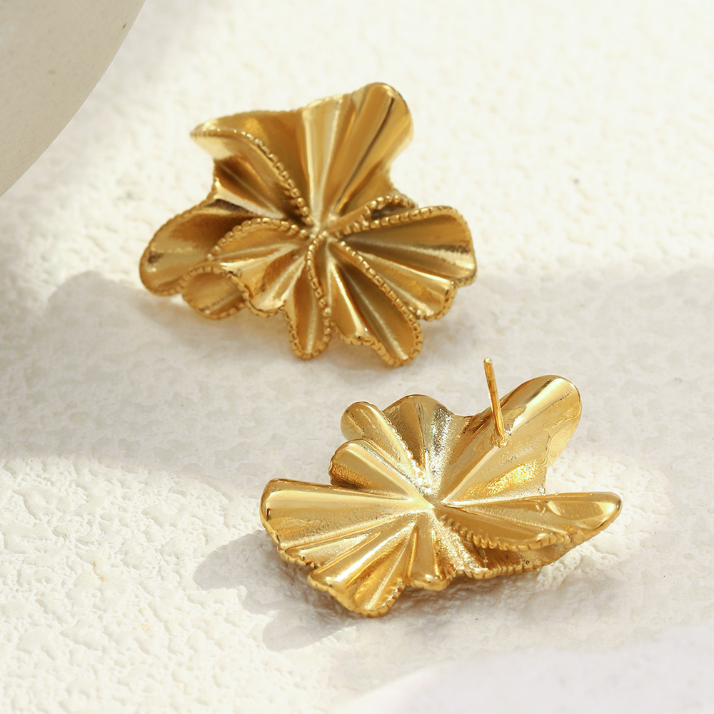 Boucles D'Oreilles Puces Rétro À Fleurs En Acier Inoxydable Étanche Couleur Or Pour Femmes Image3