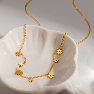 Colliers Pendentifs Pour Femmes Simple Series Daily Flower En Acier Inoxydable Étanche Couleur Or h5 Image4