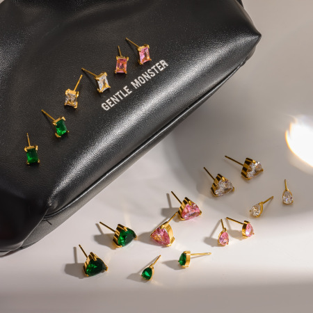 Boucles d'oreilles puces pour femmes, forme géométrique simple, en acier inoxydable, couleur or, imperméables, avec strass. 2