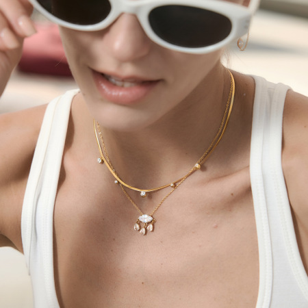 Colliers pendentifs pour femmes, luxueux et élégants, en forme de goutte, en acier inoxydable étanche couleur or et zircon.