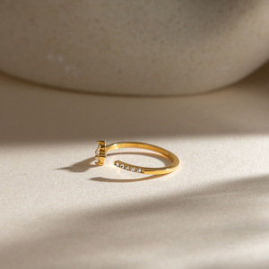 Bagues Pour Femmes Simple Clover En Acier Inoxydable Étanche Couleur Or Avec Zircon Et Pierre Précieuse h5 Image3