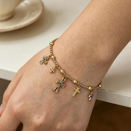 Bracelets à breloques rétro en acier inoxydable, étanches, couleur or, avec strass, en forme de croix 2