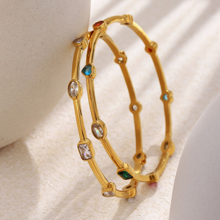 Bracelet jonc pour femme, série luxueuse rétro, en acier inoxydable, imperméable, couleur or, orné de zircon, motif cœur et étoile