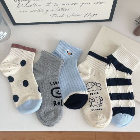 Chaussettes basses à pois mignons et rebondissants