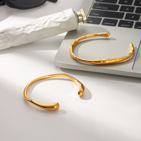 Bracelet manchette pour femme en acier inoxydable étanche couleur or