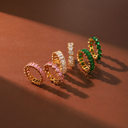 Bagues de luxe rondes et rectangulaires en acier inoxydable étanche couleur or avec zircon pour femmes