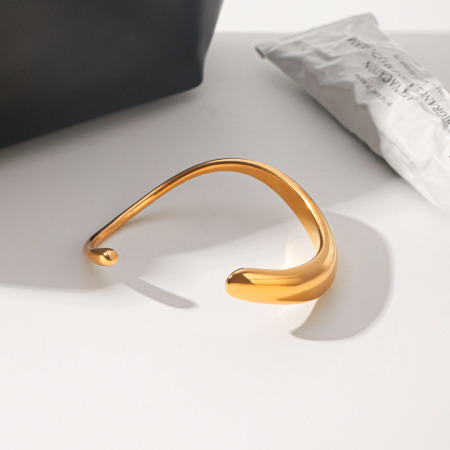 Bracelets manchettes pour femmes en acier inoxydable doré, lignes unies et étanches 2