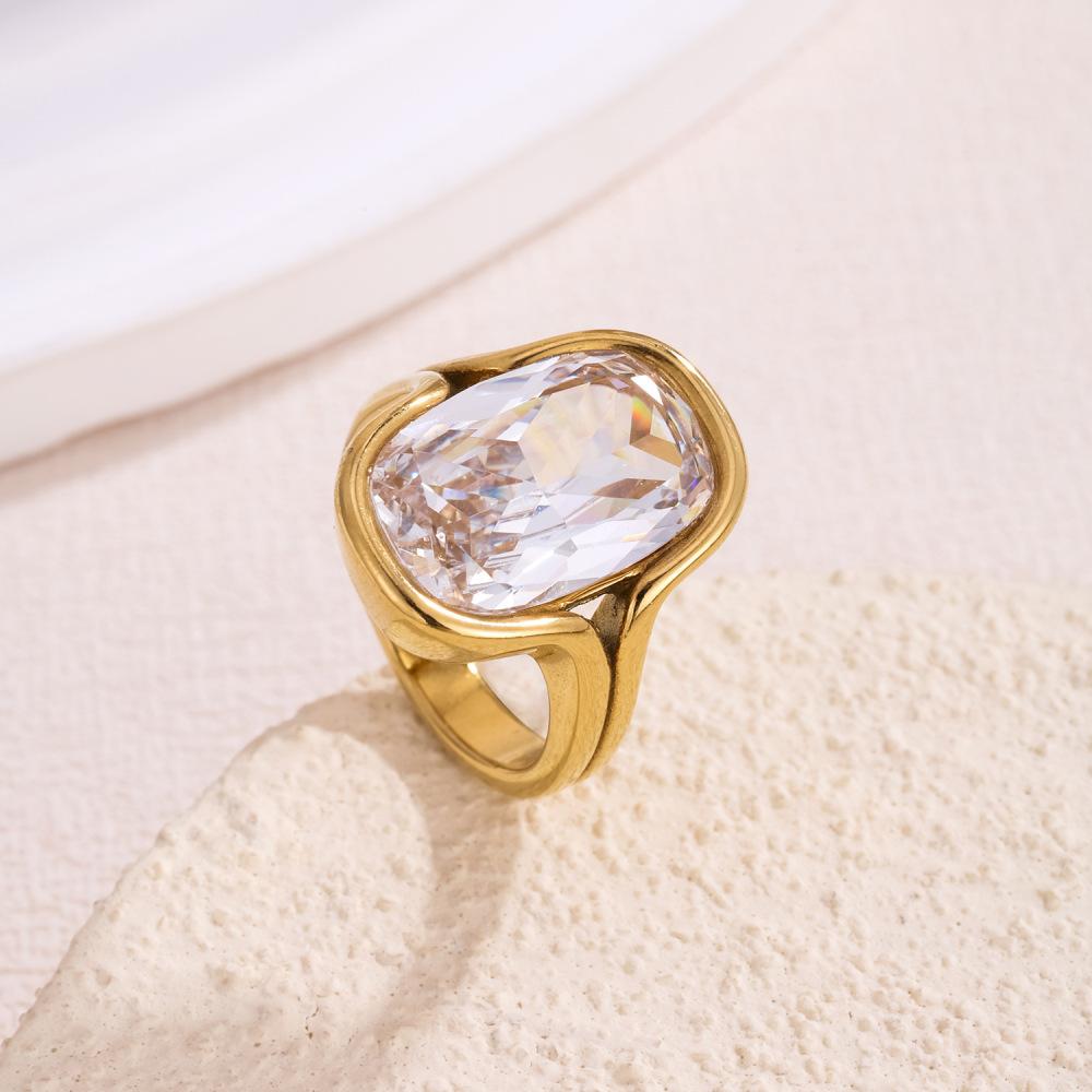 Bagues Pour Femmes Luxueuses En Acier Inoxydable Doré, Étanches, De Forme Géométrique Et Serties De Zircon. Image3
