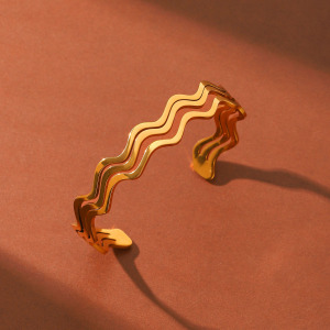 Bracelets Manchettes Pour Femmes Simple Series Daily Lines En Acier Inoxydable Étanche Couleur Or h5 Image4