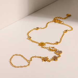 Chaîne De Poignet Élégante Et Luxueuse En Acier Inoxydable Doré, Motif Cœur Et Étoile, Ornée D'Un Serpent. h5 Image2