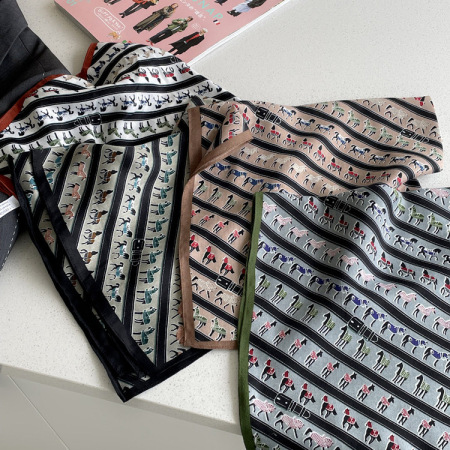 Écharpes d'été pour femmes en polyester multicolore à motif de chevaux mignons