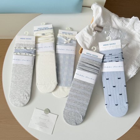 Chaussettes mi-mollet fines à pois, rebondissantes et colorées