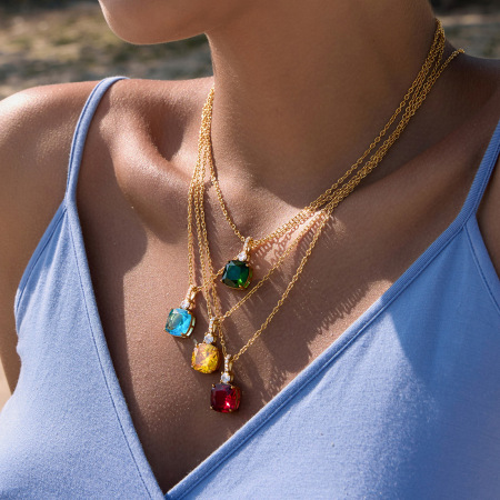 Colliers pendentifs rectangulaires simples en acier inoxydable étanche couleur or pour femmes 2