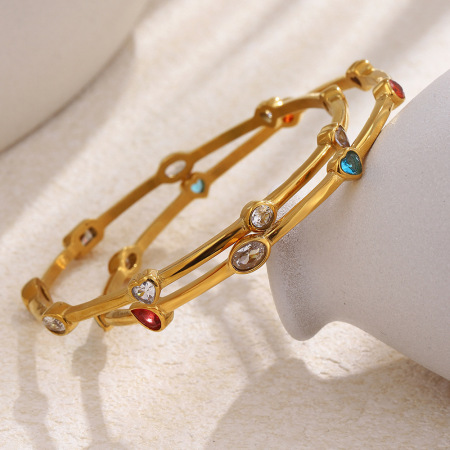 Bracelet jonc pour femme, série luxueuse rétro, en acier inoxydable, imperméable, couleur or, orné de zircon, motif cœur et étoile 2