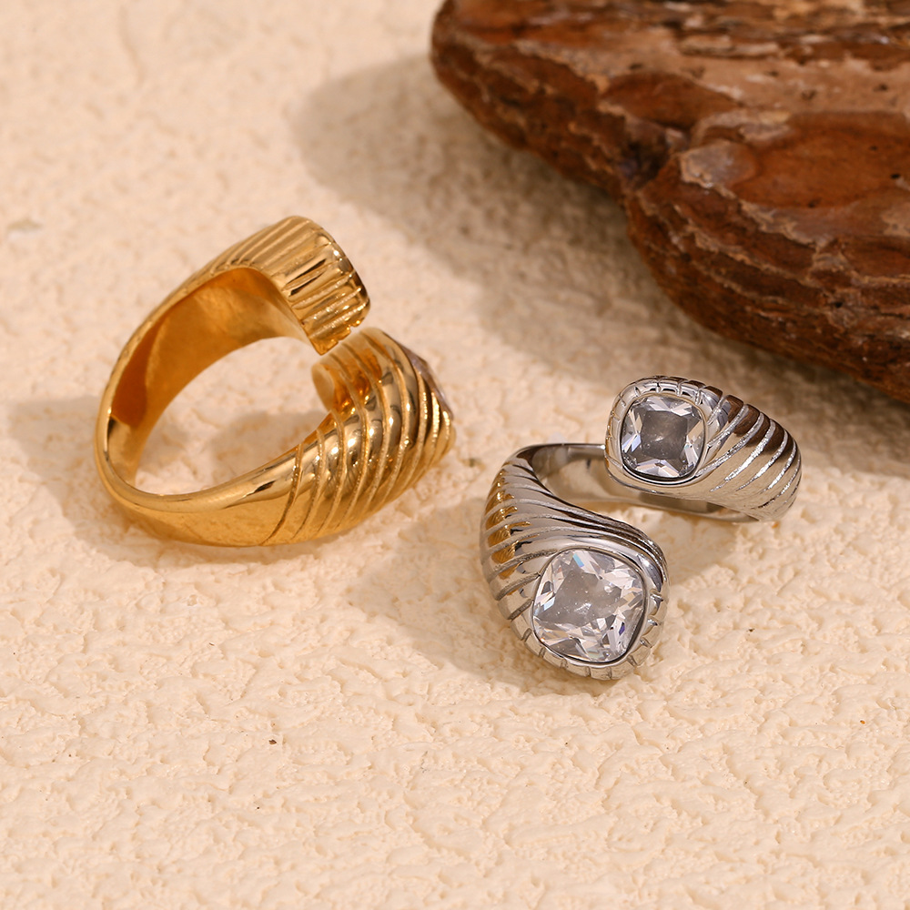 Bagues Pour Femmes En Acier Inoxydable, Forme Simple Et Irrégulière, Étanches, Couleur Or, Serties De Zircon. Image3