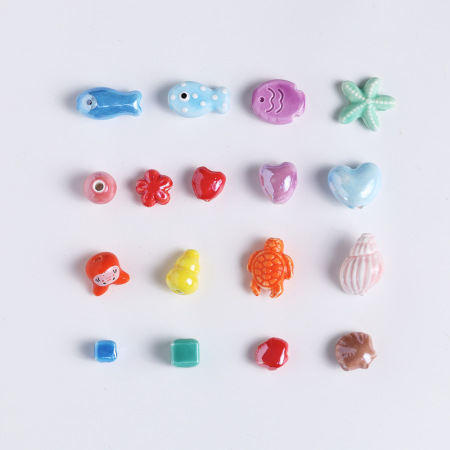 1 sachet de perles en céramique style océanique à motifs d'animaux mignons (10 perles par sachet)