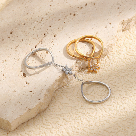 Ensembles de bagues de luxe en acier inoxydable doré avec zircon, orné d'une couronne élégante et étanche.