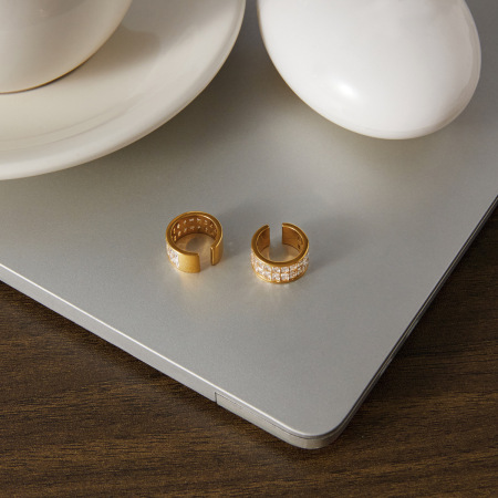 Boucles d'oreilles manchette pour femmes, simples, ajourées, en acier inoxydable étanche, couleur or, ornées de zircon. 2