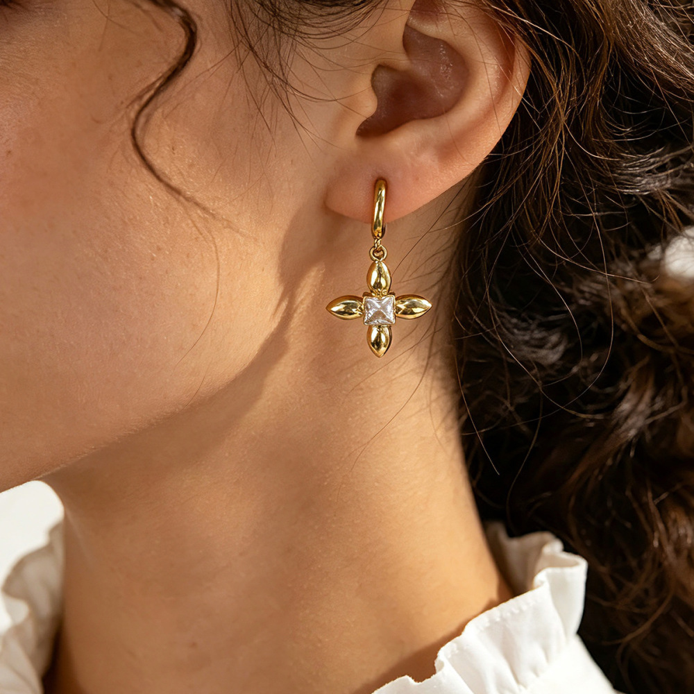 Boucles D'Oreilles Pendantes Pour Femme, En Acier Inoxydable, Couleur Or, Avec Zircon Et Motif Floral En Forme De Cœur Image2