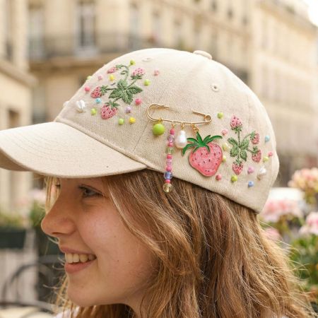Broches en alliage à la fraise sucrée