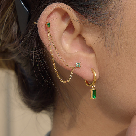Boucles d'oreilles pour femmes Simple Clover rectangulaires en acier inoxydable étanche couleur or avec zircon 2