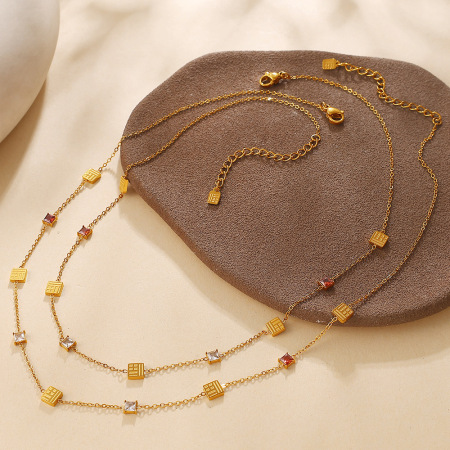 Collier pendentif femme en acier inoxydable doré, style rectangulaire, étanche, avec zircon, pour un usage quotidien. 2