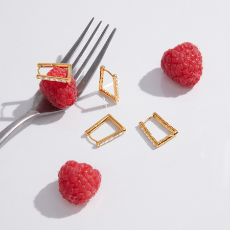 Boucles d'oreilles créoles pour femmes, en acier inoxydable doré, imperméables, à strass et forme géométrique quotidienne 2